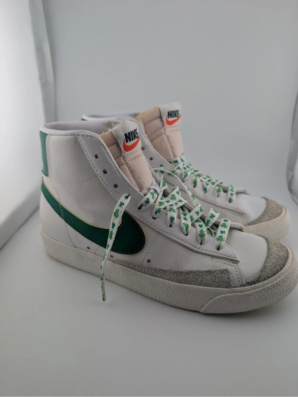 Nike Kids Sz 5.5 Blazer Mid '77 Vintage White Pine Green Sneakers Shamrock Laces